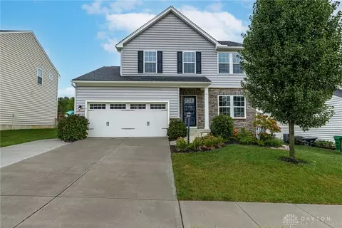 2804 Riverstone Dr, Xenia, OH 45385