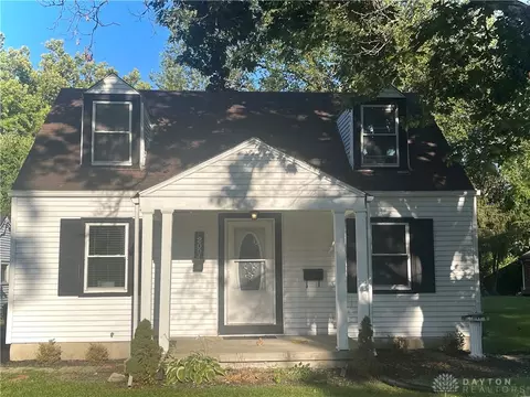 2004 Shroyer Rd, Oakwood, OH 45419