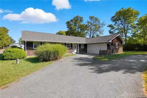 6445 Heffner Rd, Tipp City, OH 45371