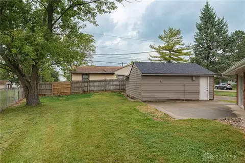 Exterior - 2841 Chinook Ln, Kettering, OH 45420 photo 5 of 5