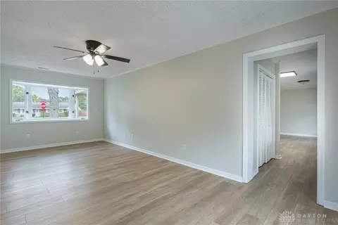 Living - 2841 Chinook Ln, Kettering, OH 45420 photo 4 of 5