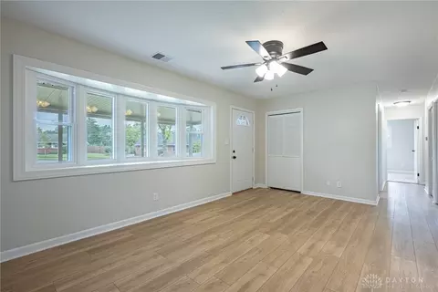 Living - 2841 Chinook Ln, Kettering, OH 45420 photo 2 of 5