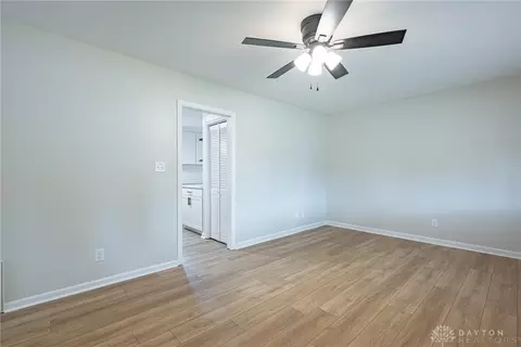 Living - 2841 Chinook Ln, Kettering, OH 45420 photo 3 of 5