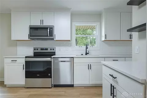 Kitchen - 2841 Chinook Ln, Kettering, OH 45420 photo 1 of 4