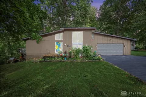1495 W Choctaw Dr, London, OH 43140