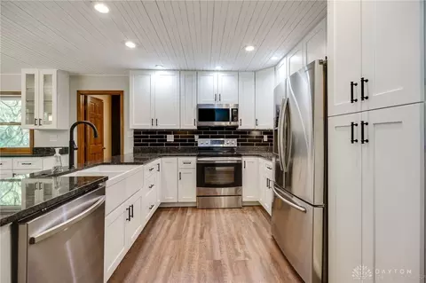 Kitchen - 3930 Mallard Ave, Springfield, OH 45503 photo 2 of 9