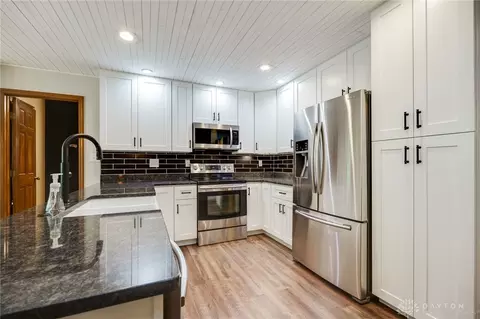 Kitchen - 3930 Mallard Ave, Springfield, OH 45503 photo 8 of 9