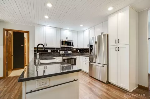 Kitchen - 3930 Mallard Ave, Springfield, OH 45503 photo 7 of 9
