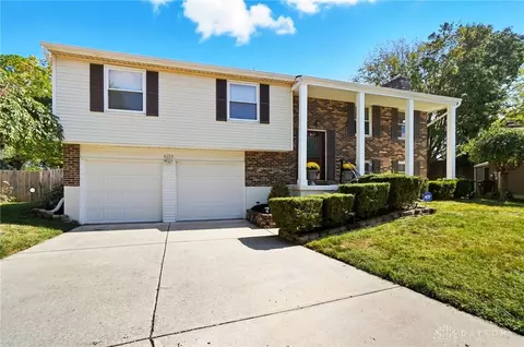 4174 White Hawk Ct, Beavercreek, OH 45430