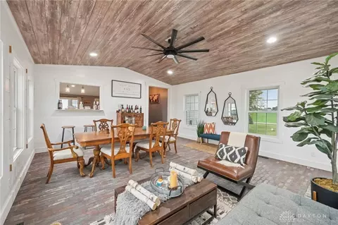Dining - 5872 E Us Highway 36, Cable, OH 43009 photo 3 of 4