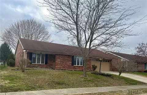 1248 Waterbury Pl, Troy, OH 45373
