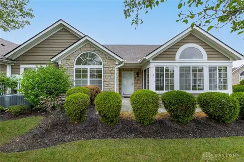 105 Aberdeen Village Dr, Beavercreek, OH 45430