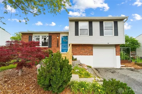 126 Schloss Ln, Dayton, OH 45439