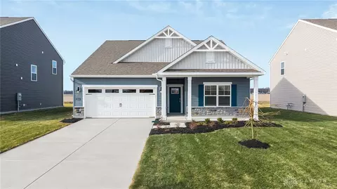 2944 Hoying Dr, Troy, OH 45373