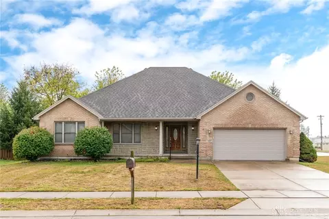 100 Timber Ridge Dr, Carlisle, OH 45005