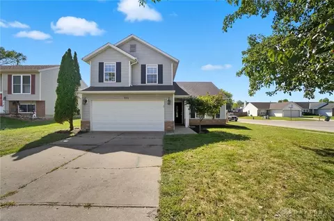 931 E Branch Ct, Trenton, OH 45067