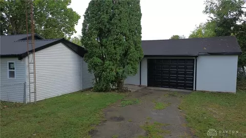 Exterior - 1015 Hillcrest Ave, Springfield, OH 45504 photo 2 of 10