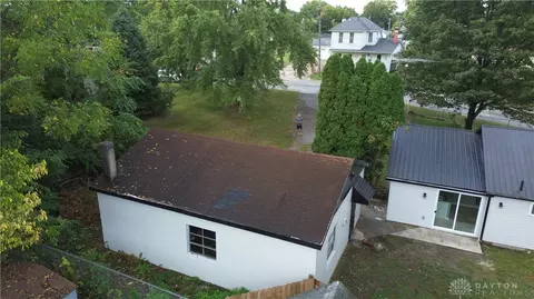 Exterior - 1015 Hillcrest Ave, Springfield, OH 45504 photo 6 of 10