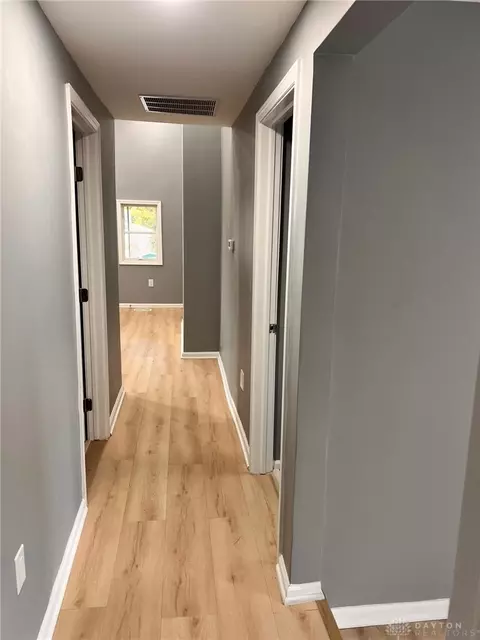 Entry Way - 1015 Hillcrest Ave, Springfield, OH 45504 photo 1 of 1