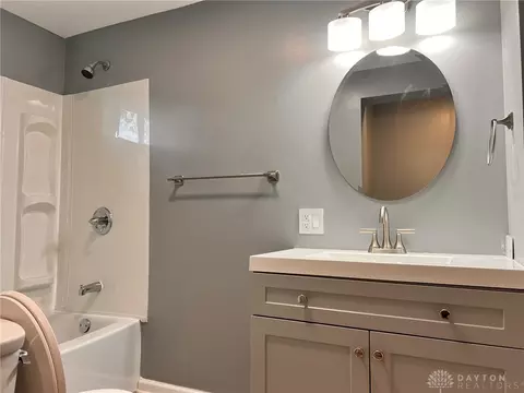 Bath - 1015 Hillcrest Ave, Springfield, OH 45504 photo 1 of 7