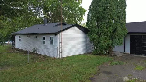 Exterior - 1015 Hillcrest Ave, Springfield, OH 45504 photo 3 of 10
