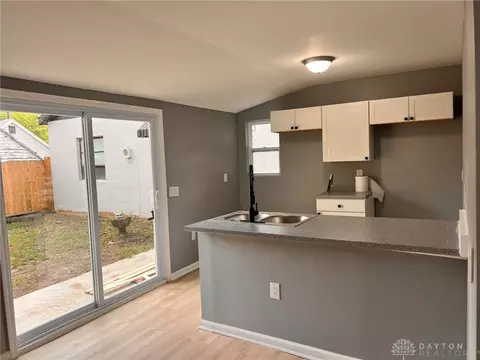 Kitchen - 1015 Hillcrest Ave, Springfield, OH 45504 photo 1 of 4