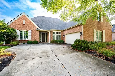 1248 Club View Dr, Dayton, OH 45458