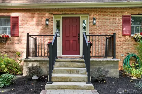 Exterior - 570 Aberfelda Dr, Springfield, OH 45504 photo 7 of 23