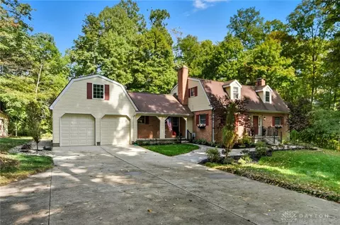 Exterior - 570 Aberfelda Dr, Springfield, OH 45504 photo 9 of 23
