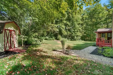 Exterior - 570 Aberfelda Dr, Springfield, OH 45504 photo 14 of 23