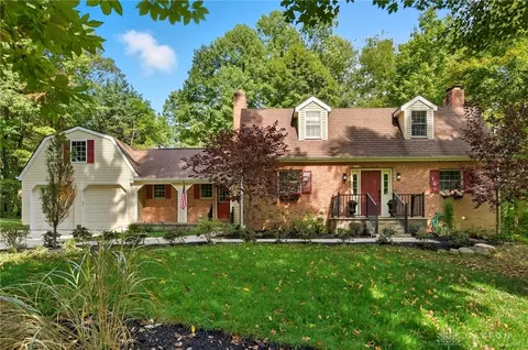 Exterior - 570 Aberfelda Dr, Springfield, OH 45504 photo 8 of 23