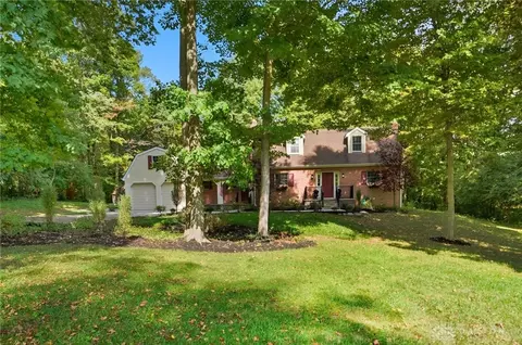 Exterior - 570 Aberfelda Dr, Springfield, OH 45504 photo 10 of 23