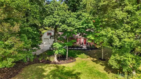 Exterior - 570 Aberfelda Dr, Springfield, OH 45504 photo 3 of 23