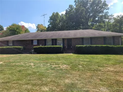 5441 Hendrickson Rd, Franklin, OH 45005