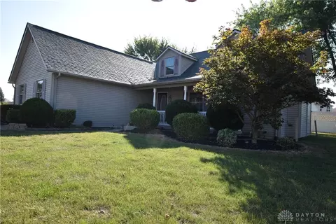 1500 Paradise Trl, Troy, OH 45373