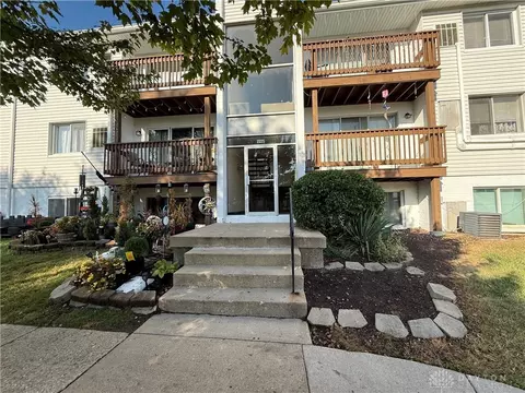 2225 Coach Dr #L, Kettering, OH 45440