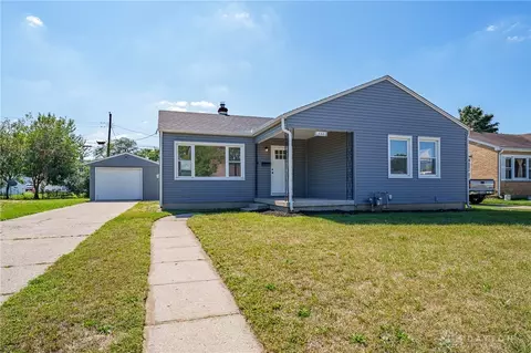 530 Wayne Dr, Fairborn, OH 45324