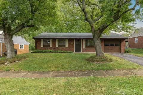 430 Donington Dr, West Carrollton, OH 45449
