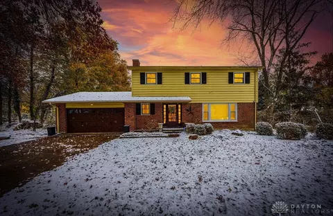 7 Robin Ct, Oxford, OH 45056