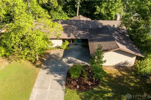 3196 Suburban Dr, Dayton, OH 45432