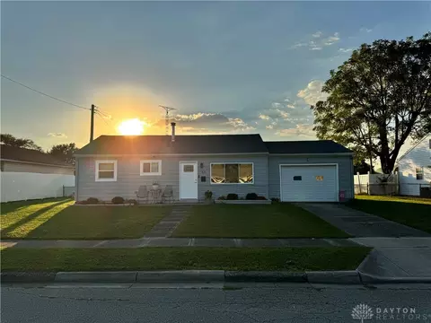 43 Lindway Dr, Fairborn, OH 45324