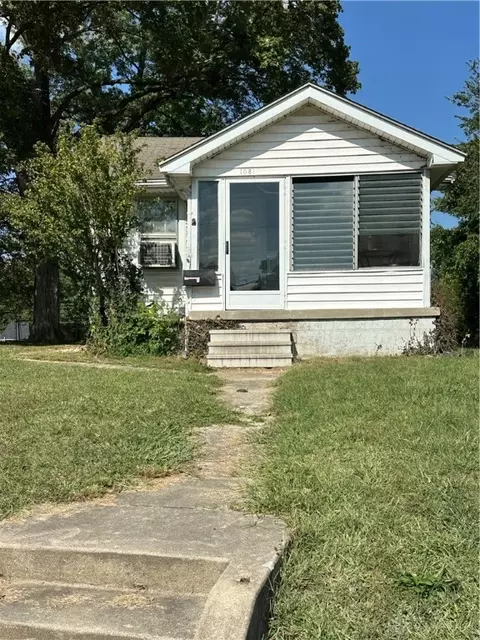 1031 W Dorothy Ln, Dayton, OH 45409