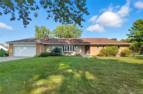 70 Larchmere Dr, Dayton, OH 45440