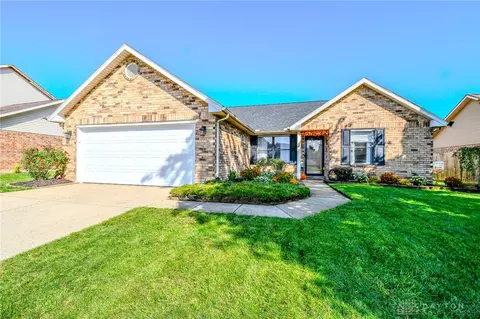 8848 Deer Hollow Dr, Huber Heights, OH 45424