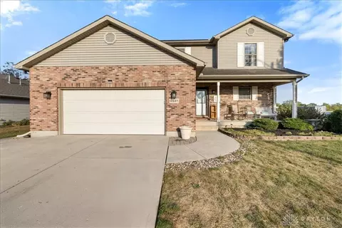 2537 Huntington Dr, Troy, OH 45373