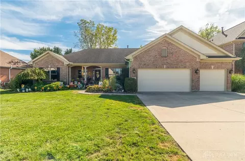 770 Deer Creek Dr, Vandalia, OH 45377