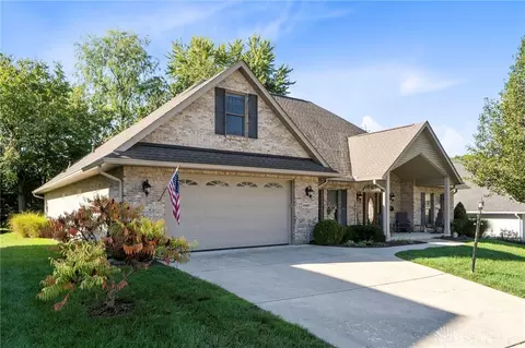 1547 Yellow Rose Ct, Fairborn, OH 45324