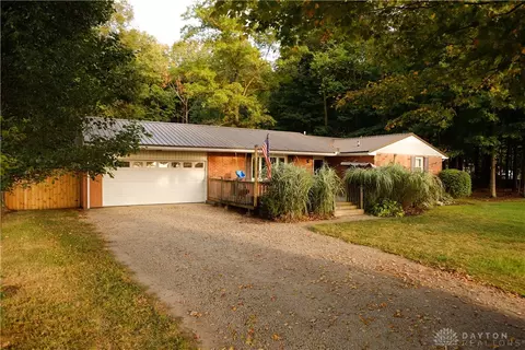 6131 Hillgrove Southern Rd, Greenville, OH 45331