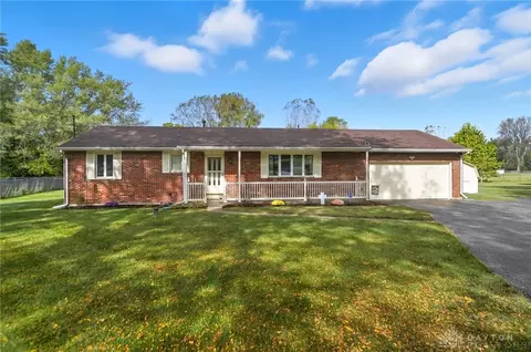 2073 Stowe Dr, Springfield, OH 45505