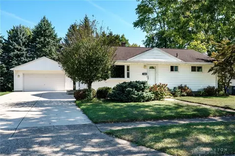 1592 Selkirk Rd, Dayton, OH 45432